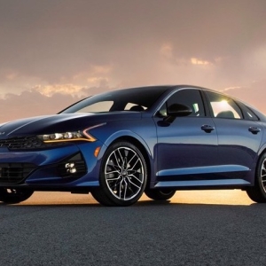 kia-k5-binh-phuoc-gia-lan-banh-danh-gia-sedan-the-thao-dang-mua-nhat